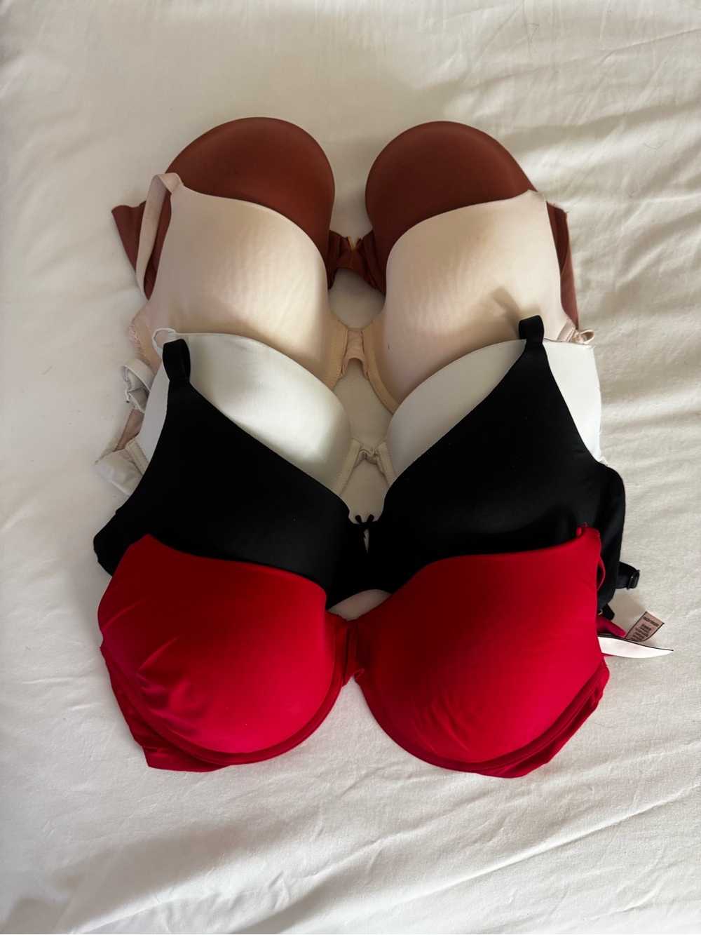 5 Victoria’s Secret Bras 32DD